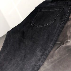 Zara jeans size 24, very slim, sleek and petite